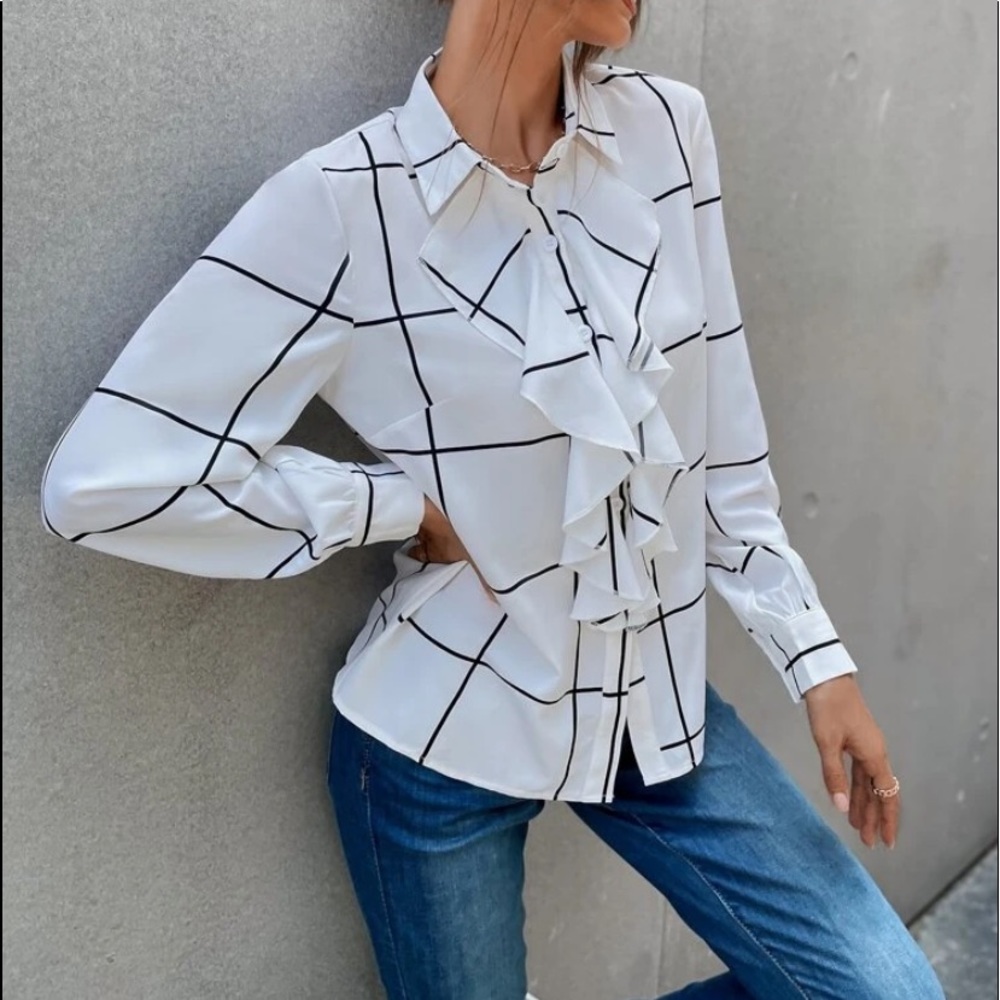 ruffle trim blouse - Picture 6 of 7